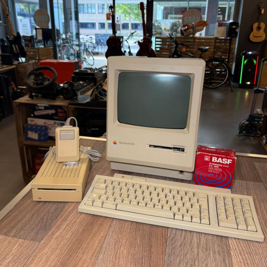 Macintosh 512K Computer | Compleet | Met garantie, Flex Ltd., Zo goed als nieuw, https://flex.com/contact-us, Nobelstraat 10, 5807 GA Oostrum