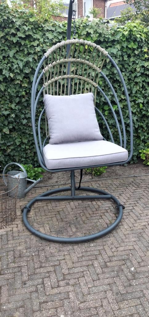 Hangstoel met kussen, Tuin en Terras, Tuinstoelen, Ophalen, Gebruikt, Metaal