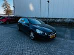Volvo V60 1.6 T4 Momentum, Euro 5, Gebruikt, Zwart, Origineel Nederlands