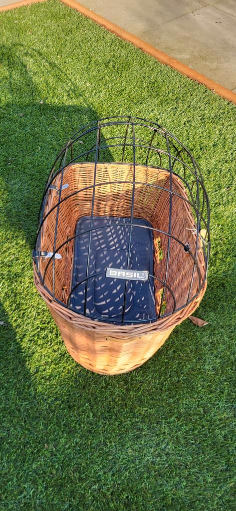 Basil hondenfietsmand met draadkoepel, Fietsen en Brommers, Fietsaccessoires | Fietsmanden, Nieuw, Fietsmand, Ophalen