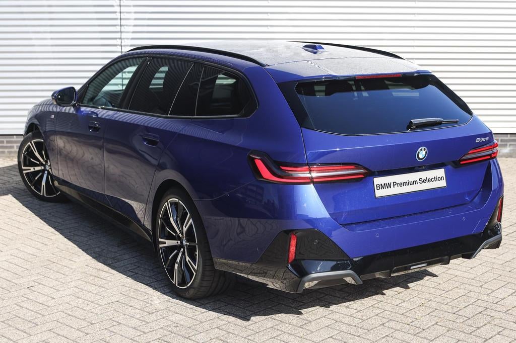 BMW 5 Serie Touring 530e M Sport Automaat / Trekhaak / Stoel, 1998 cc, Achterwielaandrijving, 1800 kg, 4 cilinders