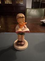 Hummel Beeldje - Lezende Jongen, Antiek en Kunst, Ophalen of Verzenden