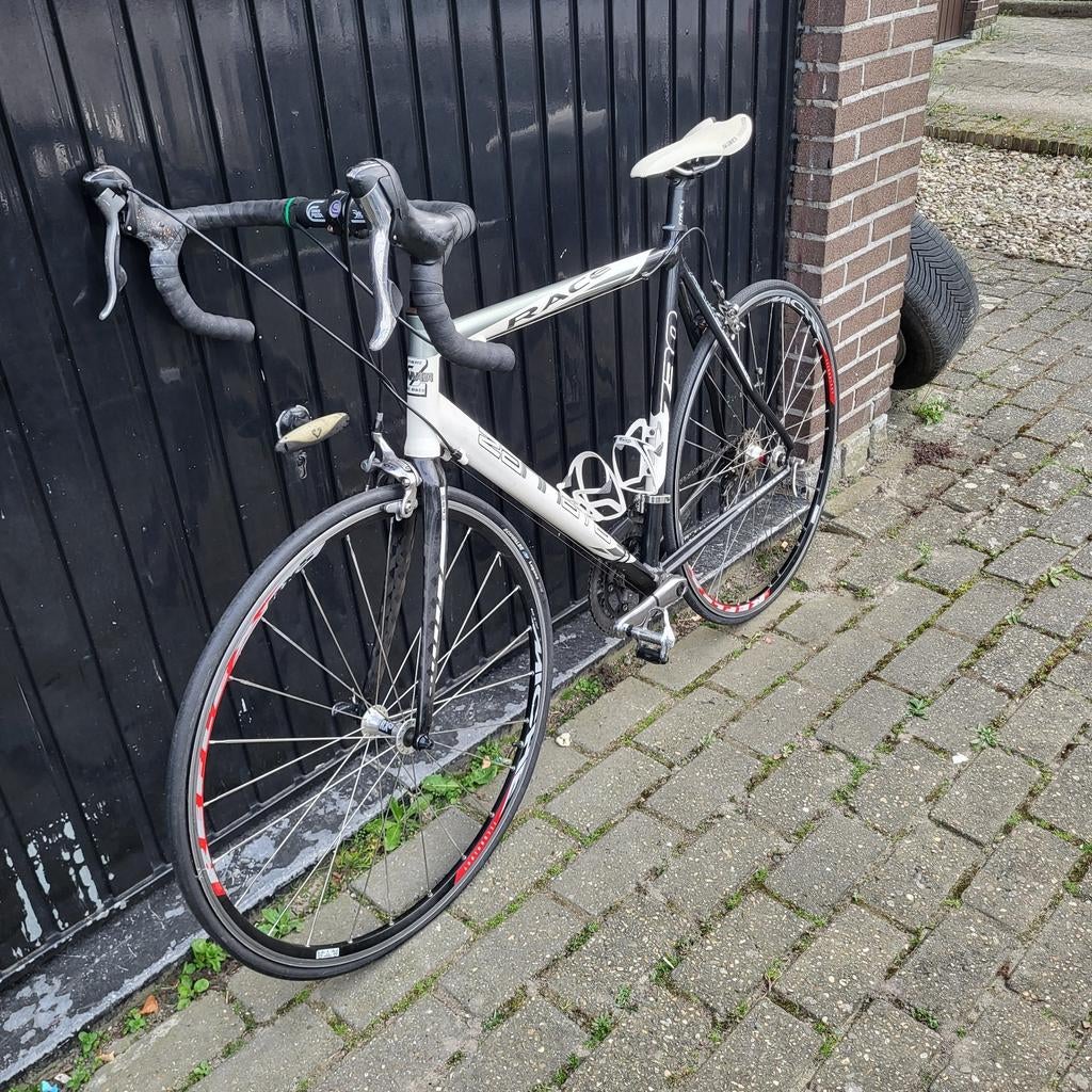 Racefiets zannata ophalen in belgie puurs, Fietsen en Brommers, Fietsen | Racefietsen, Ophalen, Aluminium, Meer dan 20 versnellingen