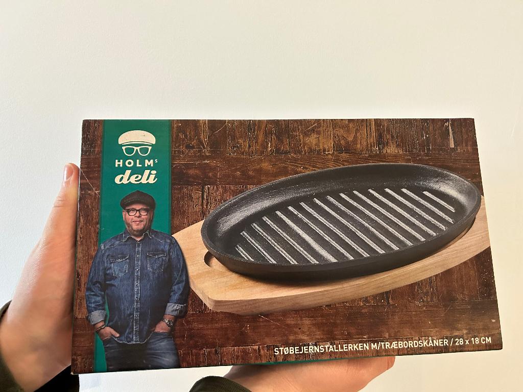 Holms Deli Cast Iron grill plate with wooden serve plate, Gietijzer, Overige typen, Nieuw, Ophalen of Verzenden