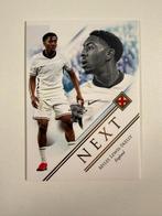 093 Myles Lewis-Skelly Next Futera Unique 2025, Ophalen of Verzenden, Nieuw, Buitenlandse clubs, Poster, Plaatje of Sticker