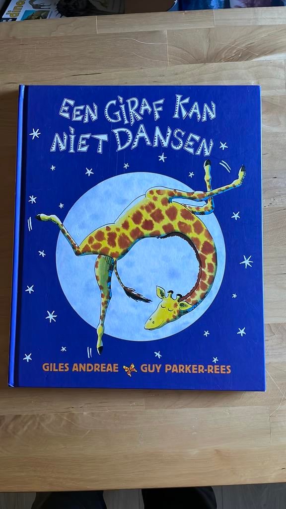 Boek: Een giraf kan niet dansen (Giles & Guy), Ophalen of Verzenden, Zo goed als nieuw