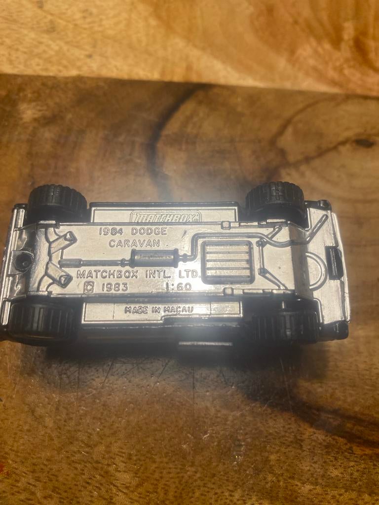 Matchbox 1984 Dodge Caravan - Zwart met strepen, Ophalen of Verzenden, Gebruikt, Auto