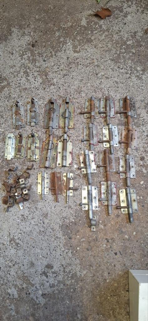 Verschillende schuif grendels te koop., Ophalen of Verzenden, 250 mm of meer