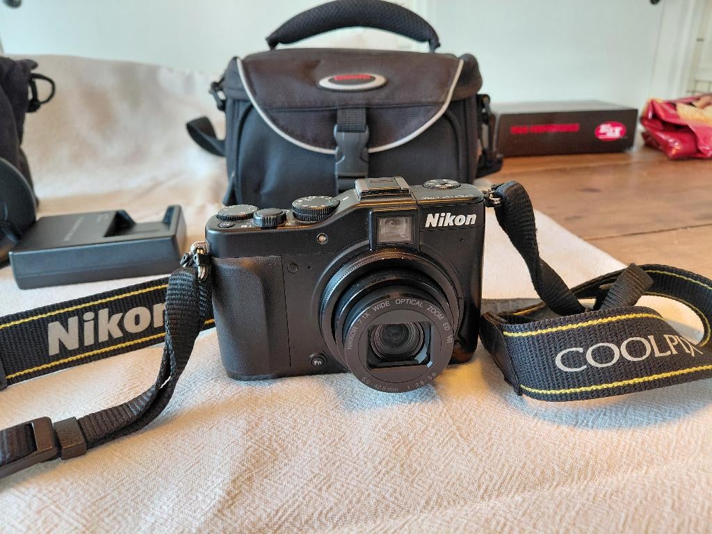 Nikon coolpix P7000, Audio, Tv en Foto, Fotocamera's Digitaal, Ophalen, 12 Megapixel, Compact, Zo goed als nieuw