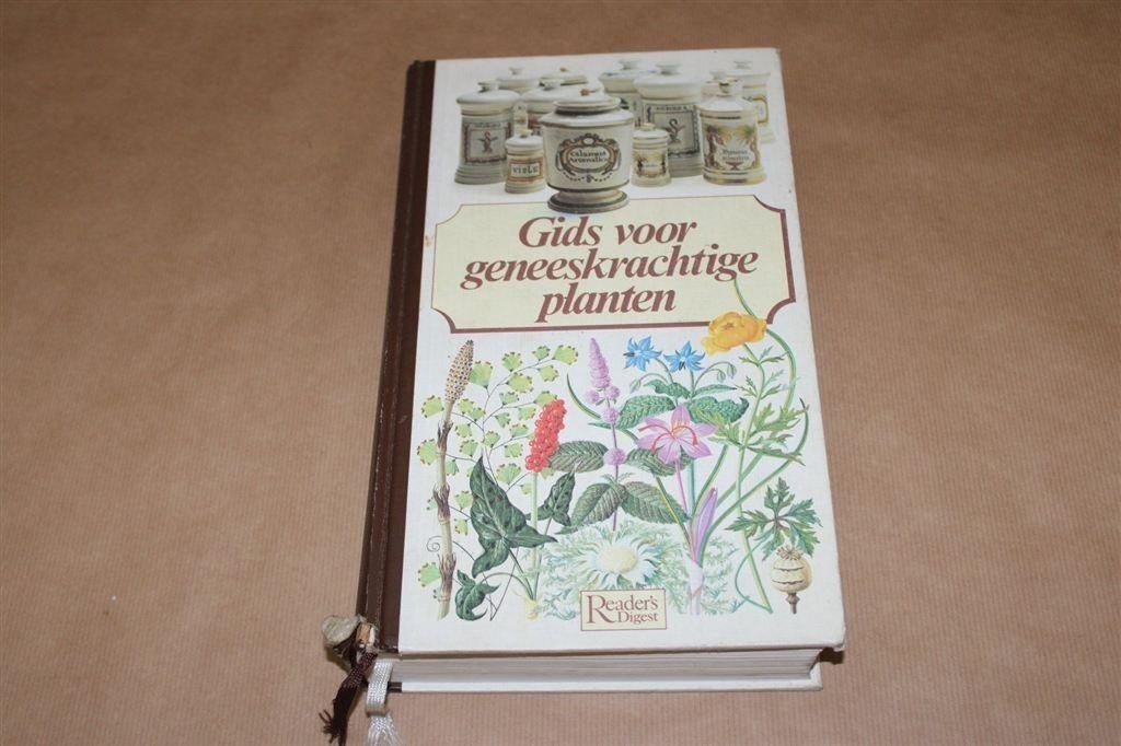 Gids voor geneeskrachtige planten. Reader's Digest., Boeken, Ophalen of Verzenden, Gelezen, Kruiden en Alternatief