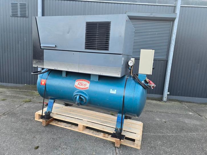 Rico Compressor 1400 l/m 11kw  met Behuizing atlas copco, Doe-het-zelf en Verbouw, Compressors, 100 liter of meer, Ophalen