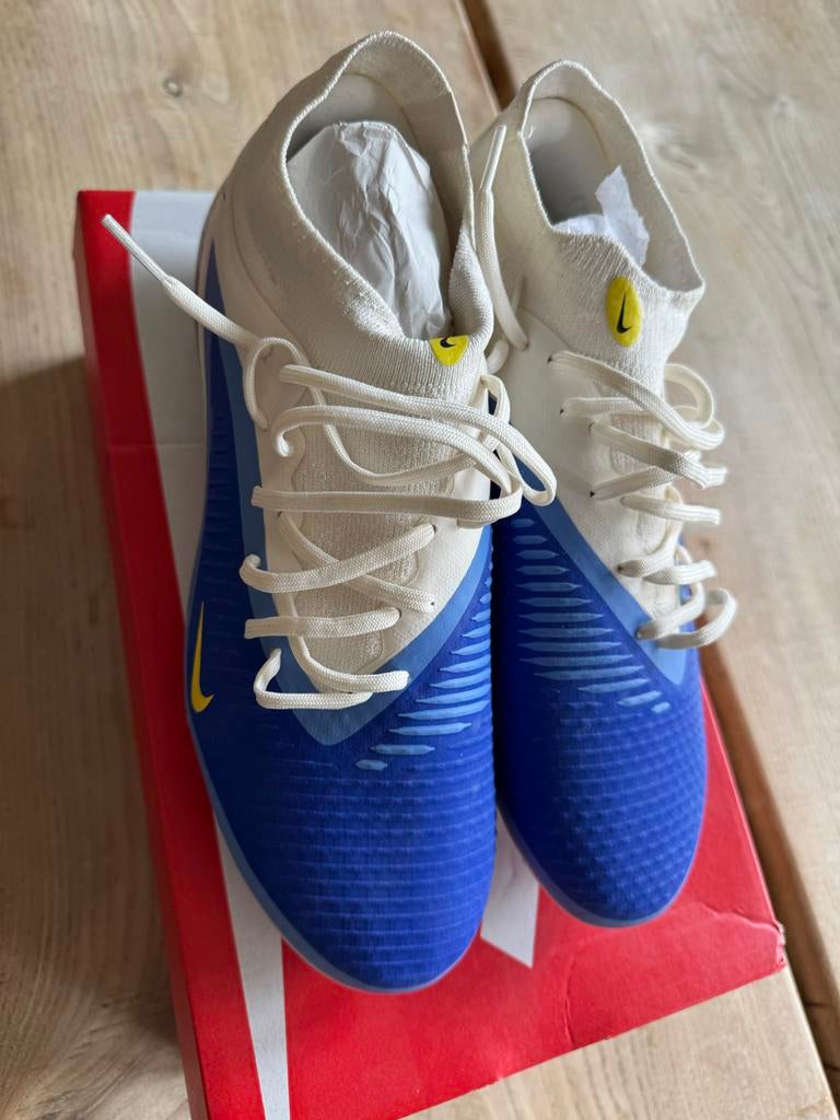 Nike Phantom Voetbalschoenen - Nieuw in Doos, Sport en Fitness, Voetbal, Ophalen of Verzenden, Nieuw, Schoenen