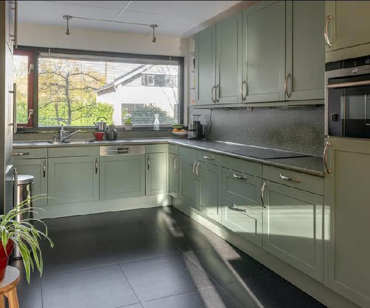 Complete keuken, zelf eruit halen 1 mei, Huis en Inrichting, Keuken | Complete keukens, Gebruikt, Hoekkeuken, Groen, Graniet of Steen