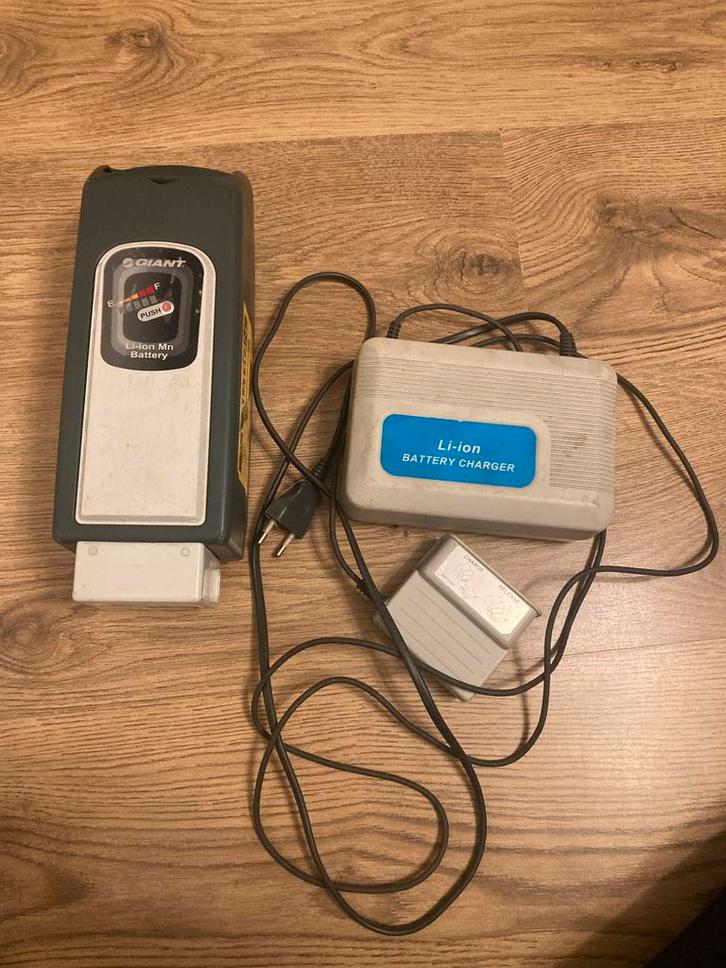 Giant accu, Fietsen en Brommers, Elektrische fietsen, Zo goed als nieuw, Giant, Ophalen