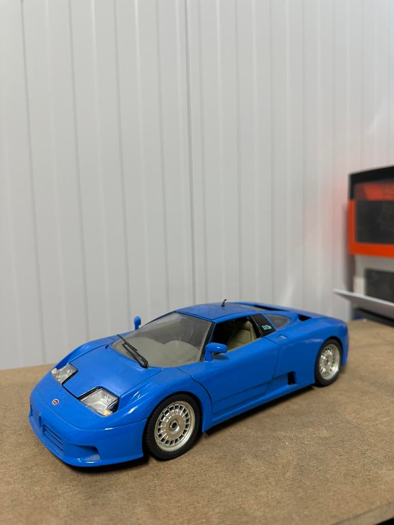Bugatti 11GB Bburago modelauto 1:18, Hobby en Vrije tijd, Modelauto's | 1:18, Ophalen of Verzenden, Zo goed als nieuw, Auto, Bburago