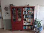 Twee houten IKEA Hemnes kasten - Boekenkast en Vitrinekast, Gebruikt, 200 cm of meer, Ophalen of Verzenden, 25 tot 50 cm