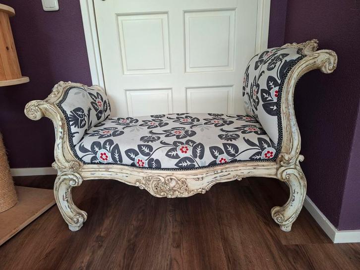 Barok Stijl Bankje met Bloemmotief - Crème/Donkerblauw/Rood, Antiek en Kunst, Antiek | Meubels | Stoelen en Banken, Ophalen