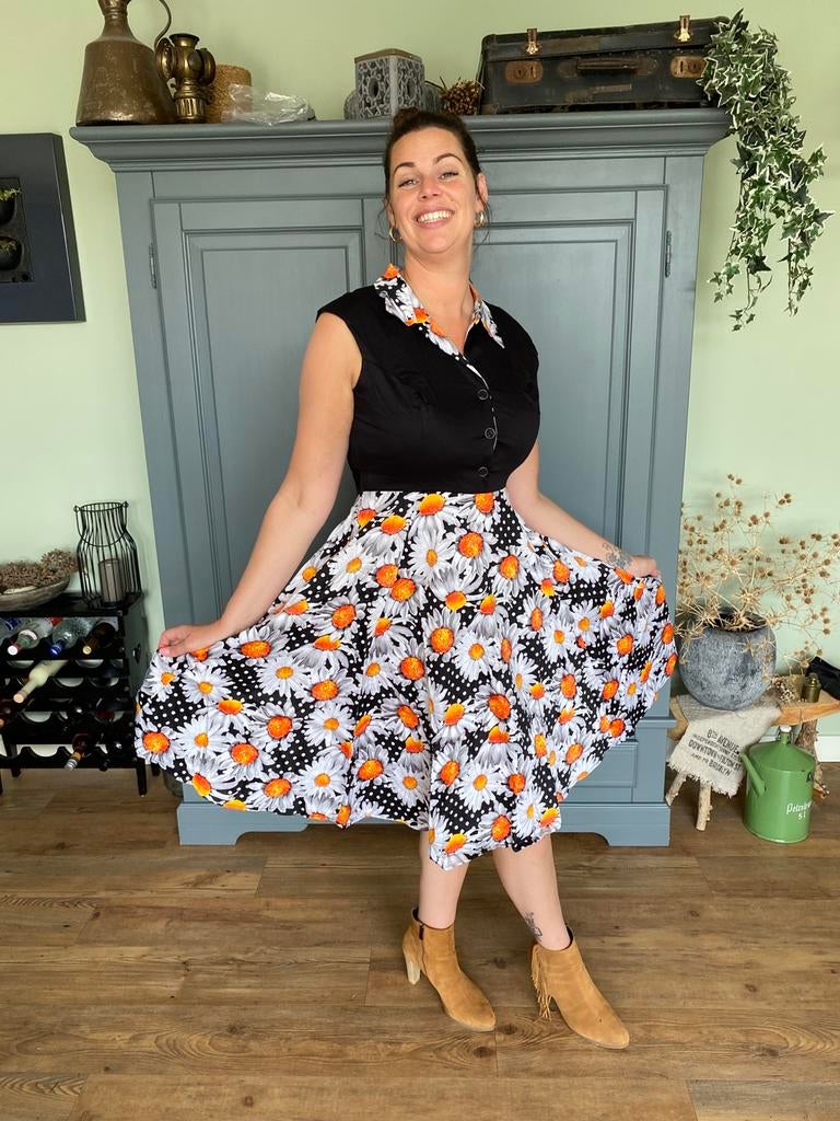Nieuwe jurk van Hearts & Roses in maat 36 t/m 46, Ophalen of Verzenden, Nieuw, Onder de knie