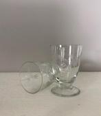 Vier antieke Frans kristallen gegraveerde likeurglaasjes, Ophalen of Verzenden