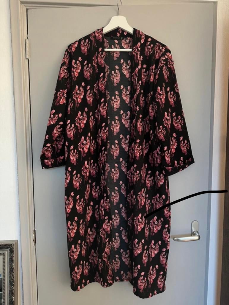Atmosphere Kimono met Bloemenprint Maat S, Ophalen of Verzenden, Zo goed als nieuw, Maat 36 (S), Zwart