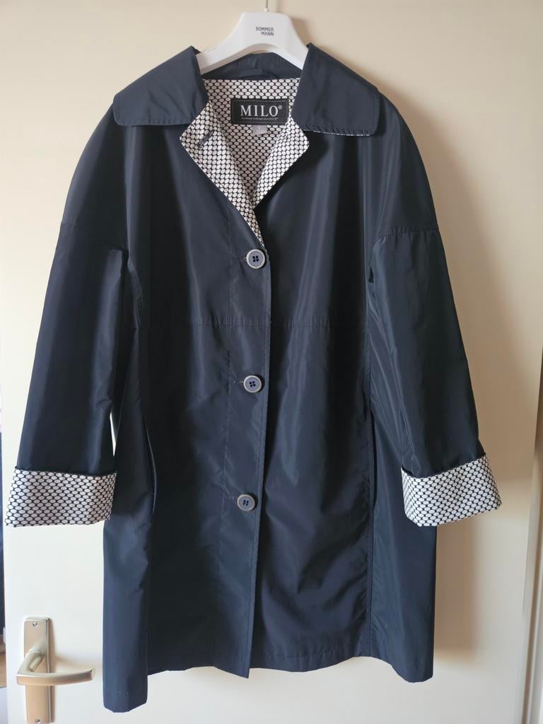 Donkerblauwe Milo regenjas maat 40 lichtgewicht, Ophalen of Verzenden, Zo goed als nieuw, Maat 38/40 (M), Blauw