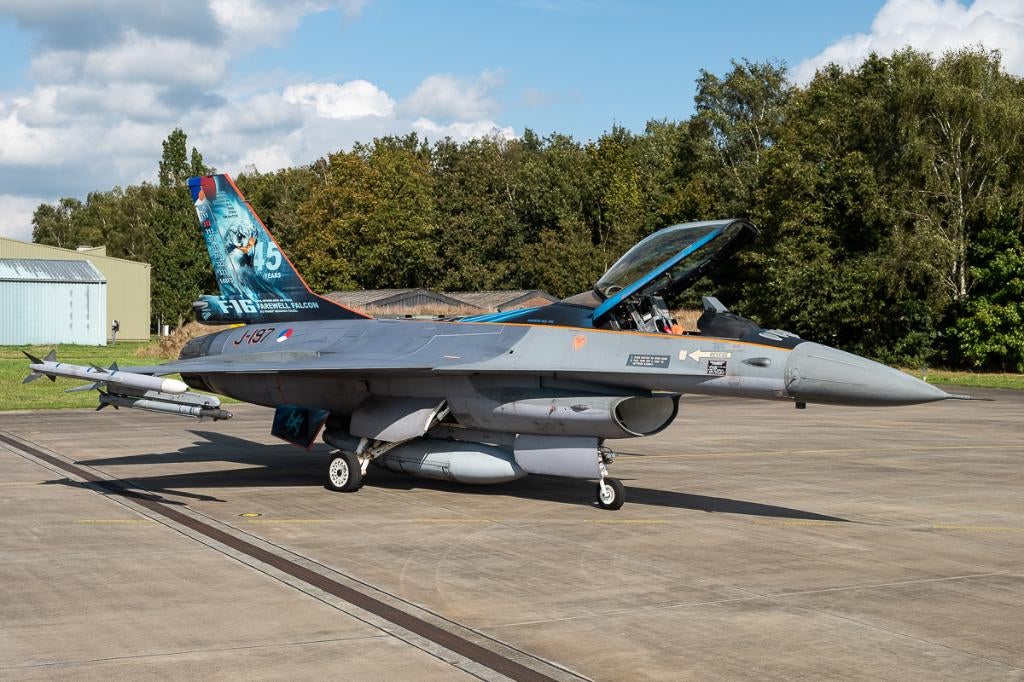 KLu F-16 AM "Last Farewell" in 1/48 (Kinetic), Overige merken, Gebruikt, Ophalen of Verzenden, Groter dan 1:72