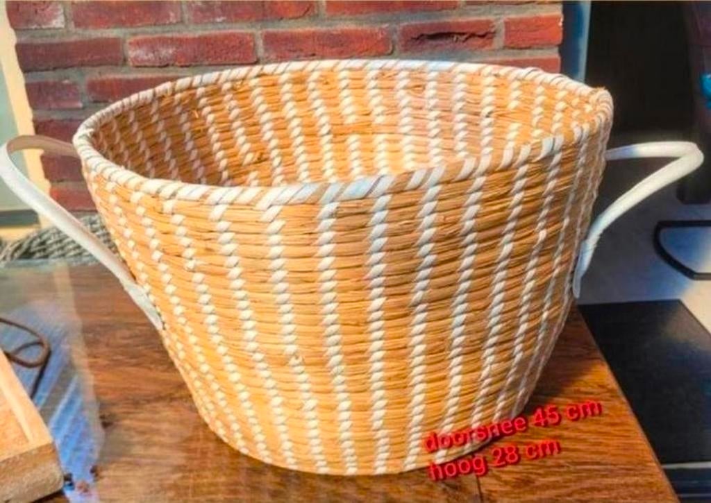 Grote rieten mand - doorsnee 45 cm, hoog 28 cm, Ophalen of Verzenden