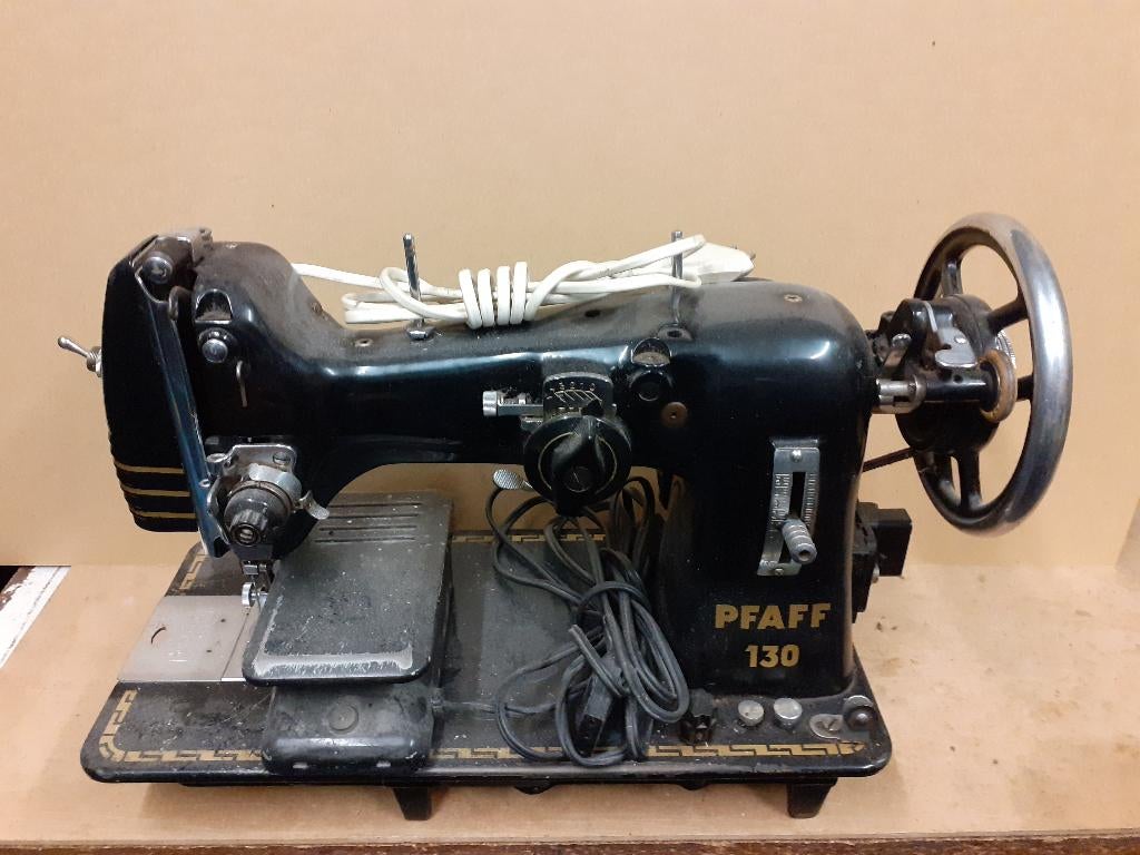 ANTIEKE NAAI MACHINE, Zwart, Gebruikt, Overige thema's, Machine