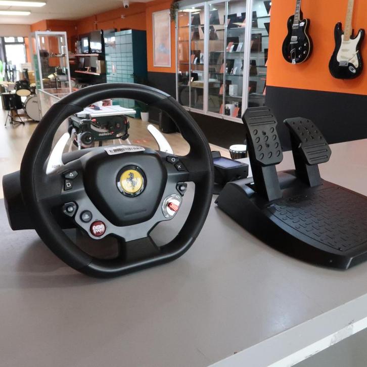 Thrustmaster Ferrari 488 GTB Edition | In nette staat, Spelcomputers en Games, Spelcomputers | Sony PSP, Zo goed als nieuw