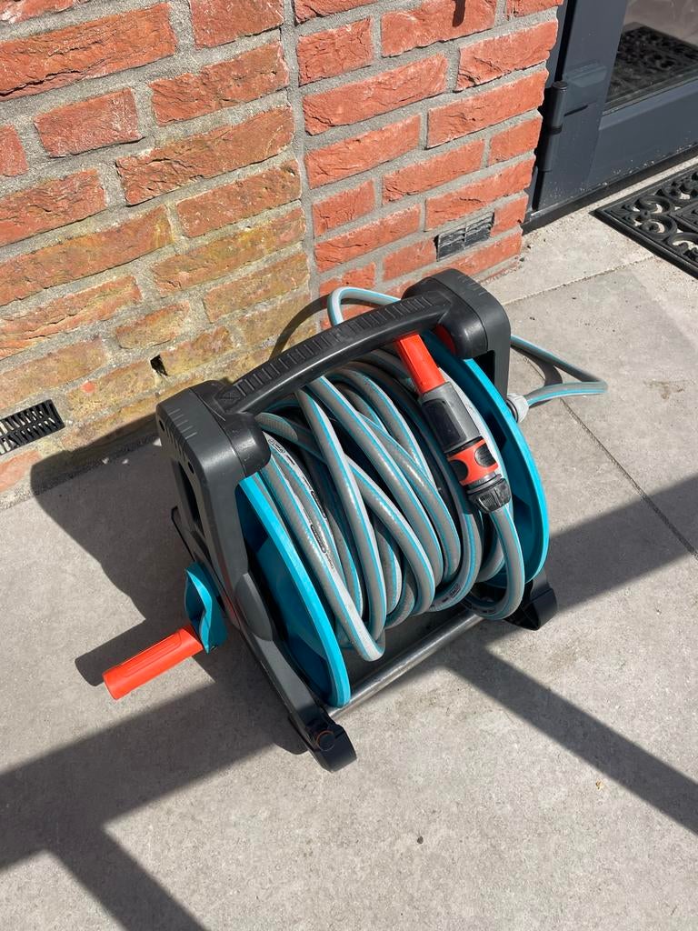 Gardena tuinslang op haspel 15 meter, Tuin en Terras, Tuinslangen, Ophalen, Zo goed als nieuw, Tuinslanghaspel
