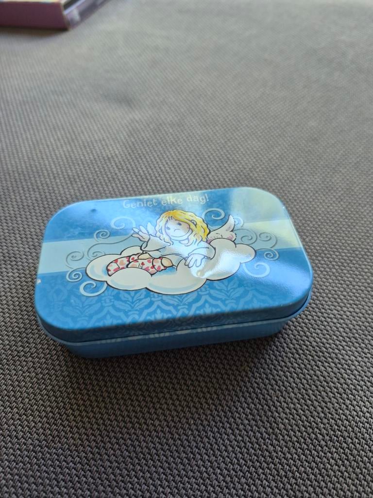 Blauw blikje met engel - Geniet elke dag!, Verzamelen, Blikken, Ophalen of Verzenden, Gebruikt, Overige, Overige merken