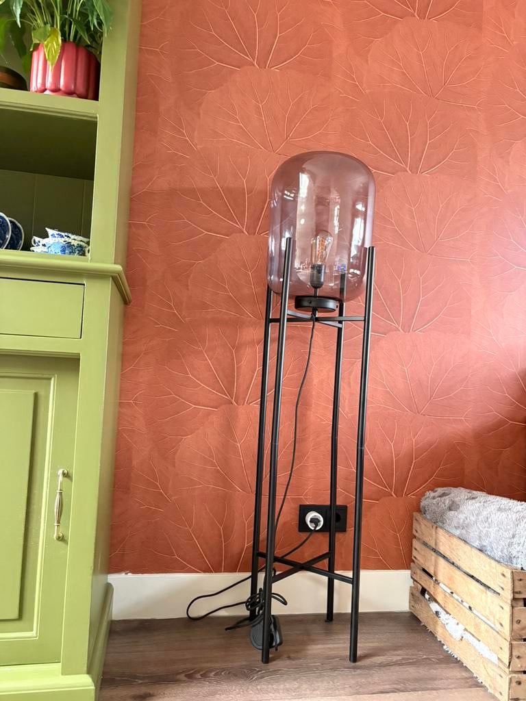 KARWEI vloerlamp Juno rookglas, Ophalen, Zo goed als nieuw, E27 (groot), Led-lamp