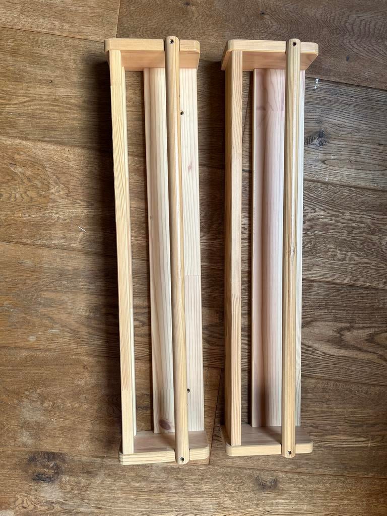 Twee IKEA Flisat wandopbergers/boekenplanken, Huis en Inrichting, Woonaccessoires | Wandplanken en Boekenplanken, Ophalen, Gebruikt