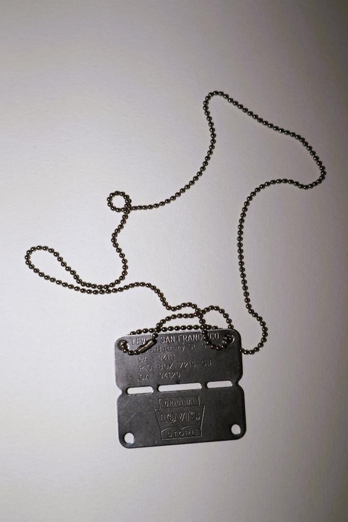 Hanger/naamplaatje Levi's, Ophalen, Zo goed als nieuw