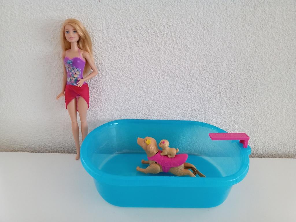 Barbie Swimmin' Pup Pool DMC32, Ophalen of Verzenden, Zo goed als nieuw, Barbie
