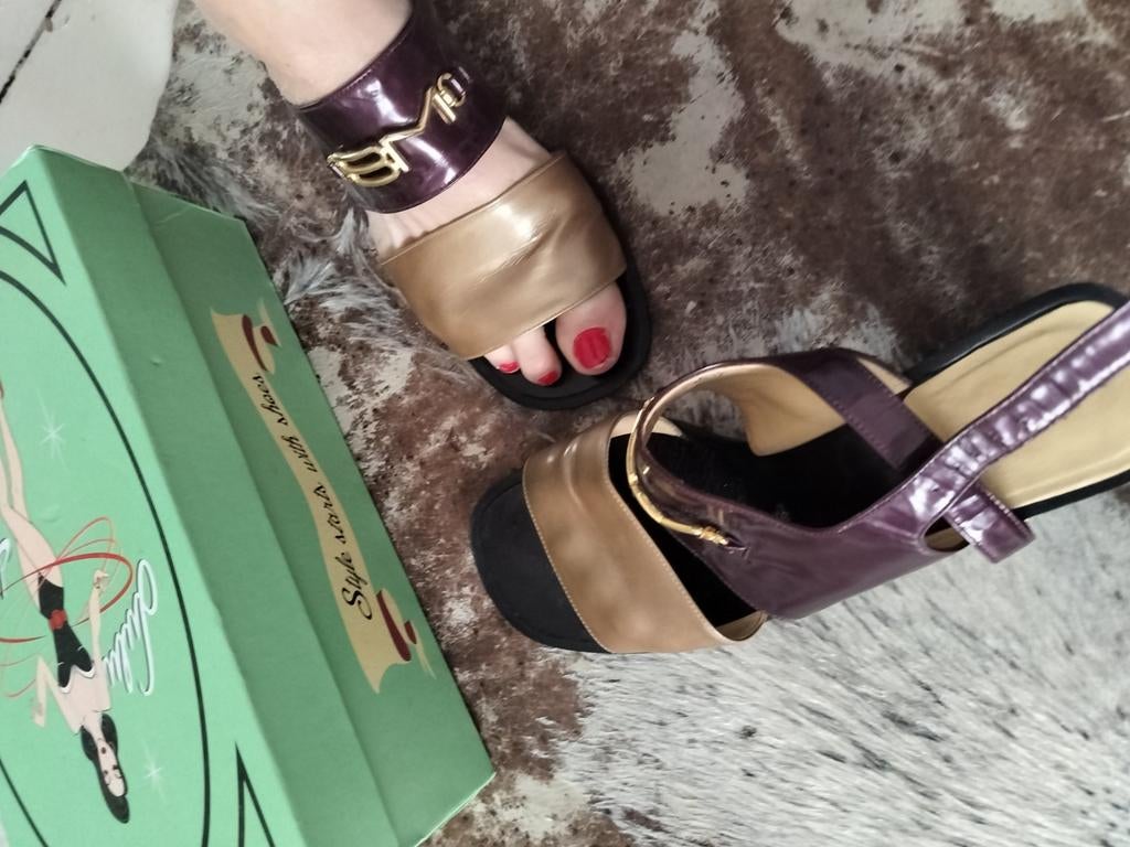 Prachtige Italiaanse handgemaakte  pumps lak leer goud paars, Ophalen of Verzenden, Overige kleuren