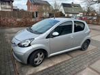 Toyota Aygo 1.0 2007 Grijs - APK bijna verlopen, Voorwielaandrijving, 4 stoelen, 68 pk, Handgeschakeld