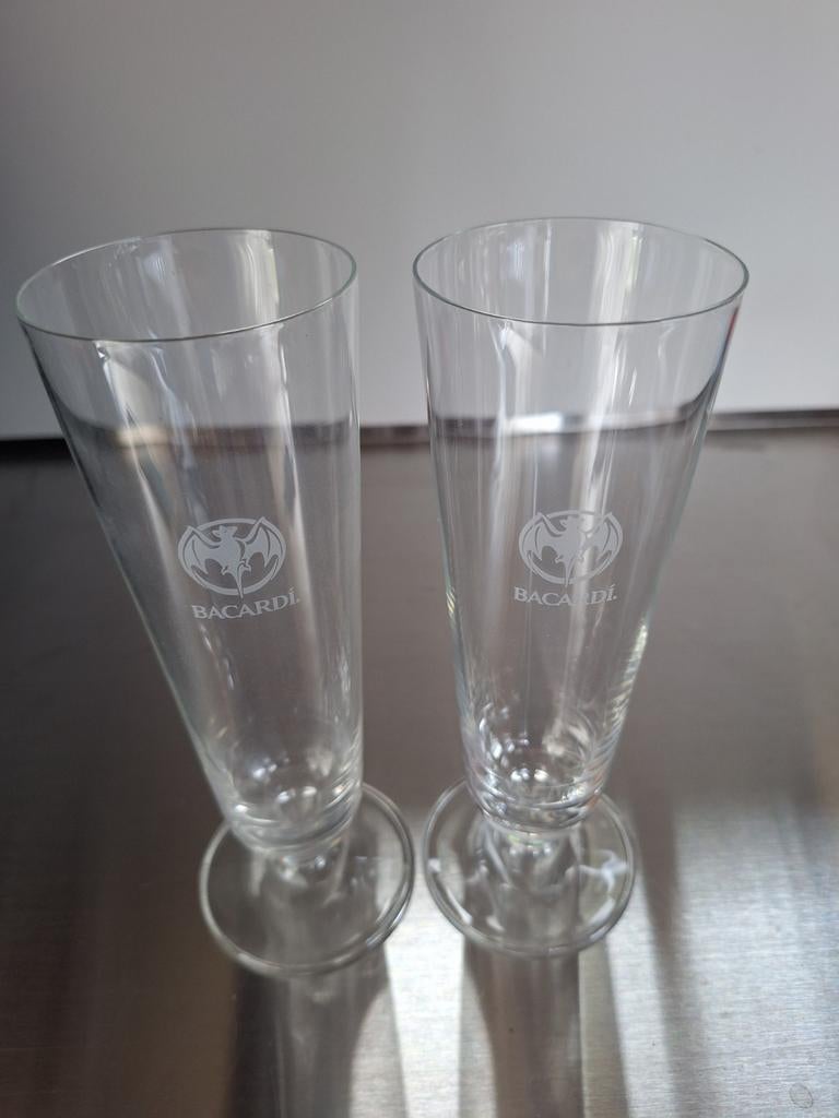 BACARDI piraten colada glazen, 2 stuks, 19 cm hoog, Ophalen of Verzenden, Zo goed als nieuw, Borrel- of Shotglas