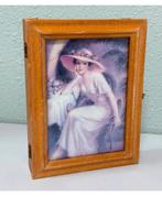 Antiek Sleutelkastje hout met schilderij houten sleutel-kast, Ophalen of Verzenden