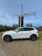 2023 Volvo XC60 T8 Aut AWD Plus + Trekhaak + Volvo Garantie, Auto's, Volvo, Automaat, Parkeerassistent, 4 cilinders, 1969 cc