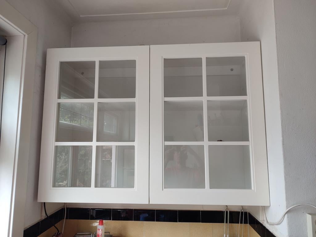 Witte keukenkast met glazen deuren, Ophalen, Gebruikt, Wit, 50 tot 100 cm