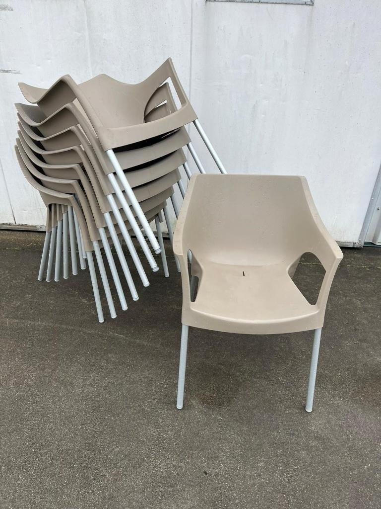 8 stuks kunststof stoelen merk Scab model Ola stapelbaar, Ophalen, Overige kleuren, Zo goed als nieuw, Metaal