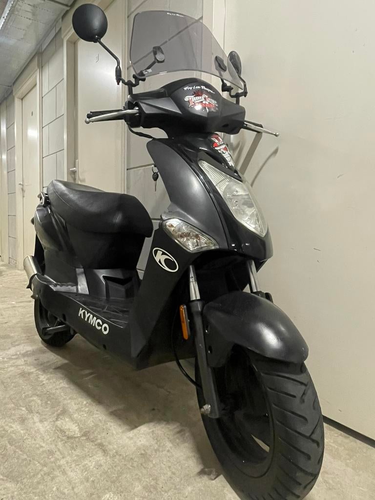 Kymco Agility zwart 80cc blauw kenteken, Fietsen en Brommers, Ophalen, Gebruikt, Maximaal 45 km/u, Agility