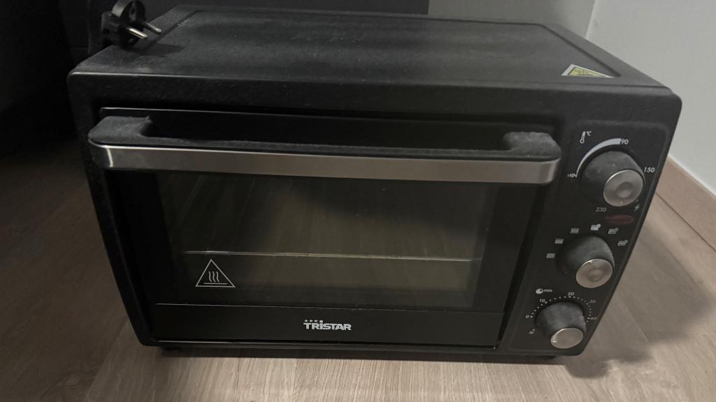 Tristar. Oventje voor op de camping, Caravans en Kamperen, Ophalen, Gebruikt