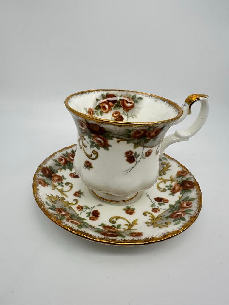 Royal Albert Sheraton Serie Kop en Schotel, Ophalen of Verzenden