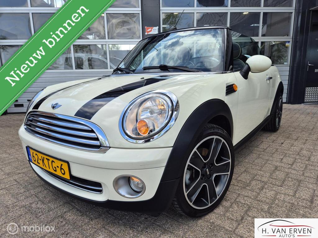 Mini Cabrio 1.6 Cooper Chili LEDER 17" PDC NAP!, 4 cilinders, Cabriolet, 4 stoelen, Bedrijf