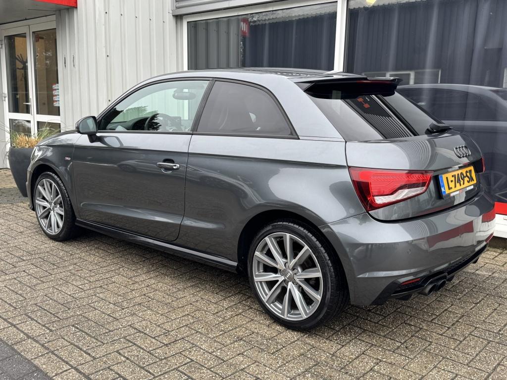 Audi A1 1.8 TFSI 192PK! S-LINE | SCHAALSTOELEN! | STOELVERW., Automaat, Euro 6, 4 stoelen, Leder
