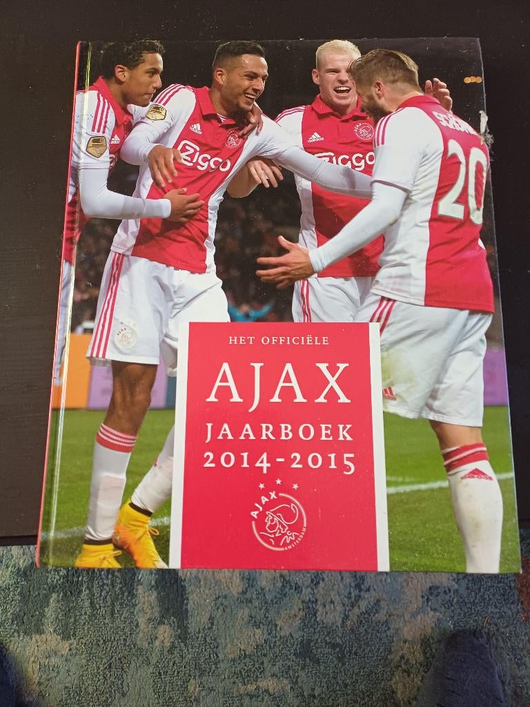 Het officiele ajax jaarboek 2014-2015, Ophalen of Verzenden, Zo goed als nieuw, Balsport, Ajax