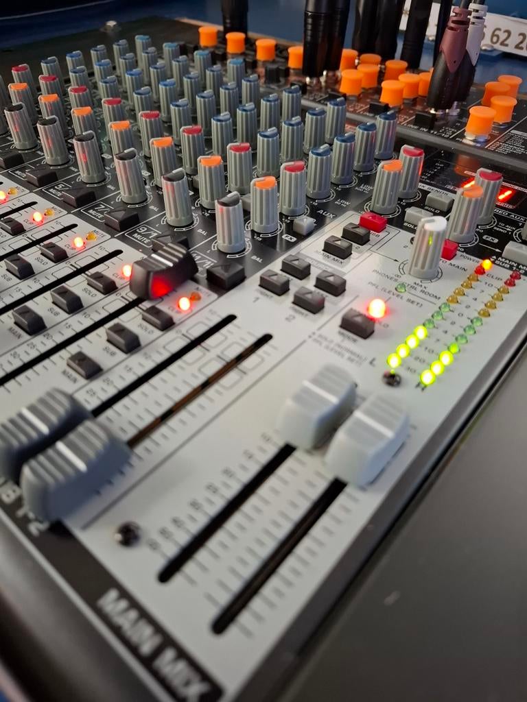 Behringer Xenyx X1622USB mengpaneel, Muziek en Instrumenten, Mengpanelen, Ophalen of Verzenden
