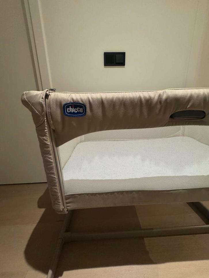 Chicco Next2Me Magic Co-Sleeper - Desert Taupe, Kinderen en Baby's, Babywiegjes en Ledikanten, Zo goed als nieuw, Wieg, Ophalen